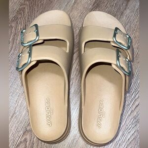 J/Slides NYC size 6 Platform Sandals
